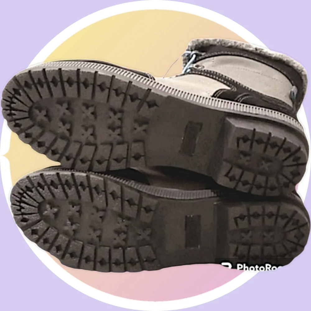 Khombu nwt leather